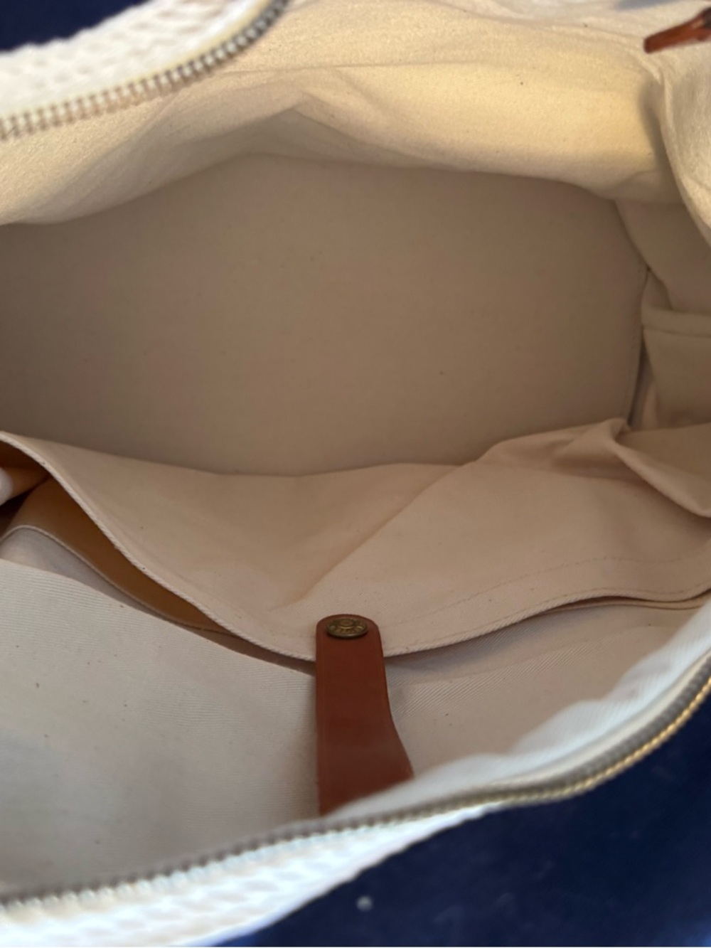 Rare Polo by Ralph Lauren Navy Tote with Red Logo and Cream Straps - Picture 16 of 16